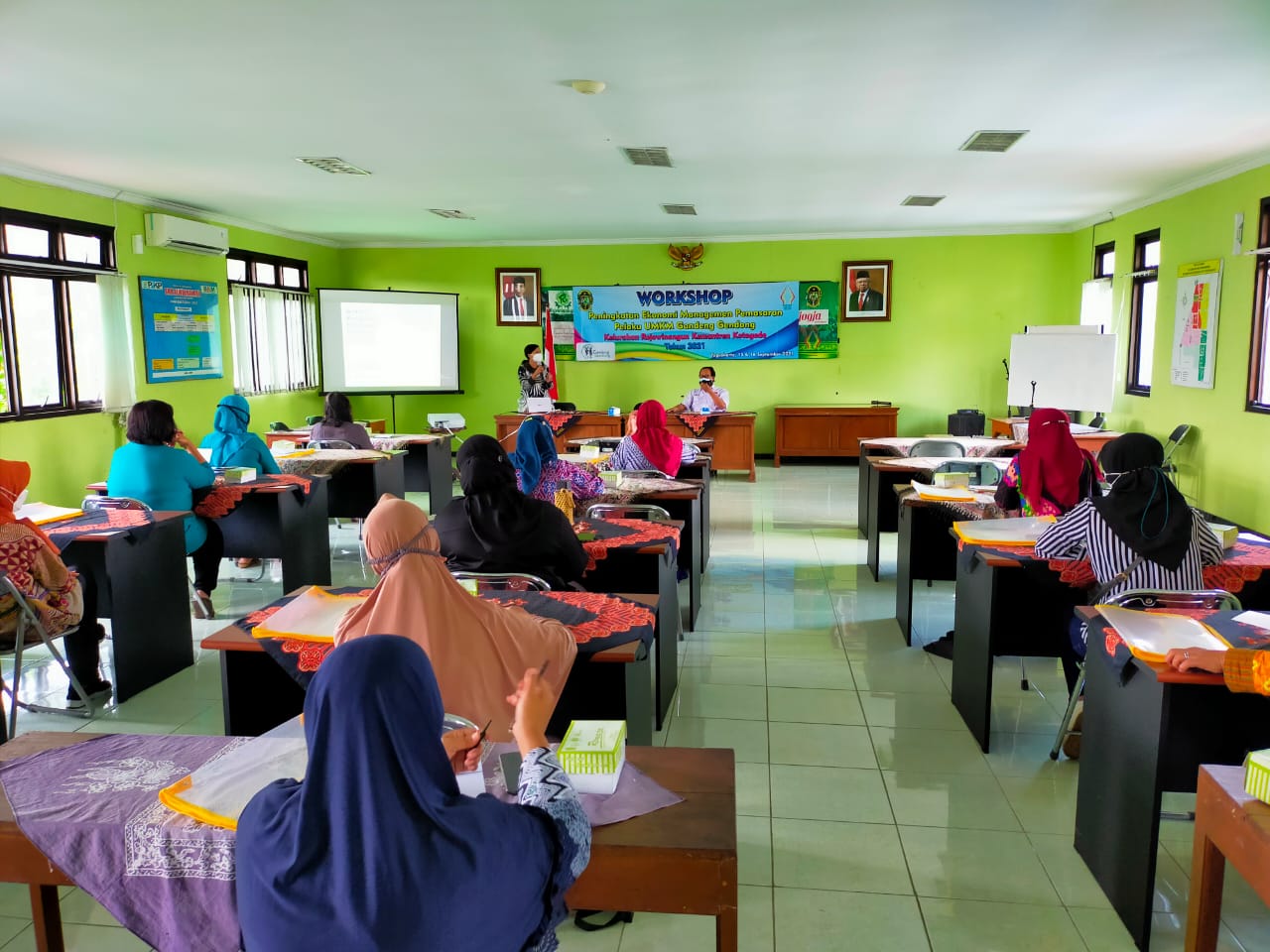Workshop Peningkatan Ekonomi Manajemen Pemasaran  Pelaku UMKM Gandeng Gendong Kelurahan Rejowinangun