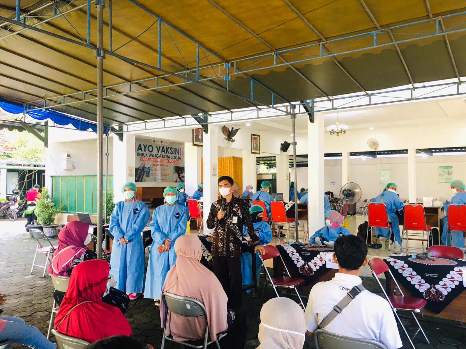 Vaksinasi Astrazeneca tahap 2 tanggal 9 Nopember 2021 di Pendopo Kemantren bagi warga Kelurahan Rejowinangun